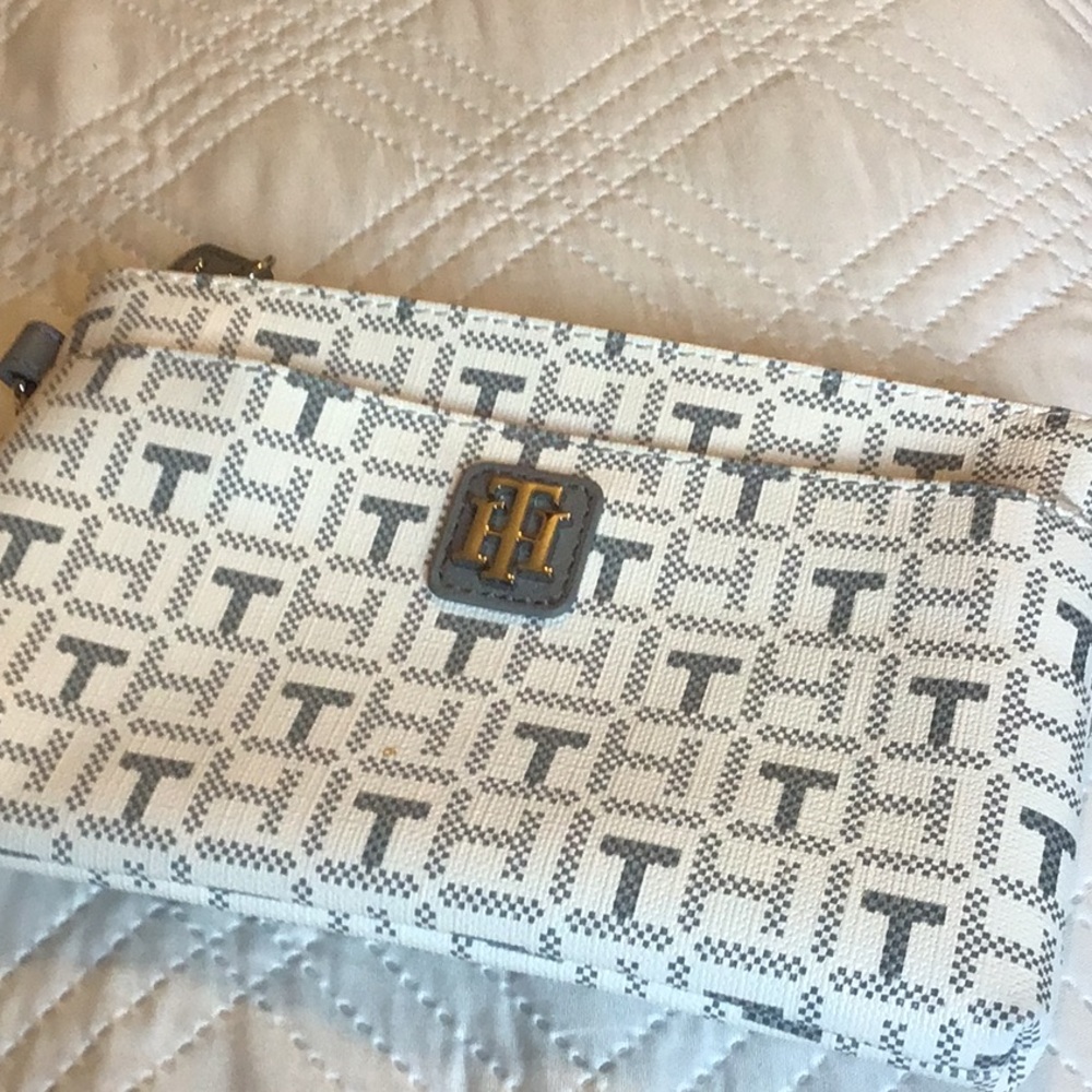 Tommy Hilfiger White and Light Gray Monogram Wristlet - Picture 2 of 5
